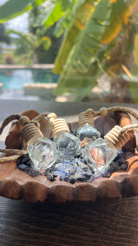 Crystal-Infused Hanging Car Diffuser – Aromatherapy & Energy on the Go