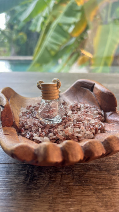 Crystal-Infused Hanging Car Diffuser – Aromatherapy & Energy on the Go